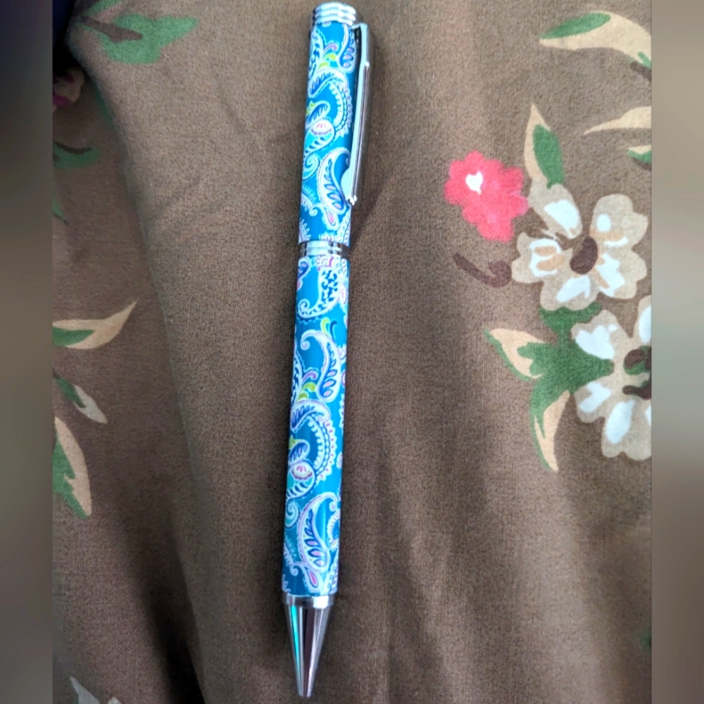 Vera Bradley Ball Point Twist Ink Pen Waikiki Paisley Used